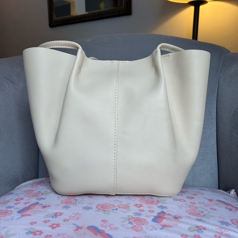 Portland leather large Devan in Bone